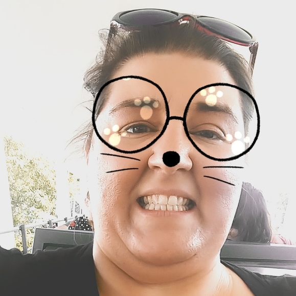 Meet your Posher, Jennifer - Picture 1 of 1